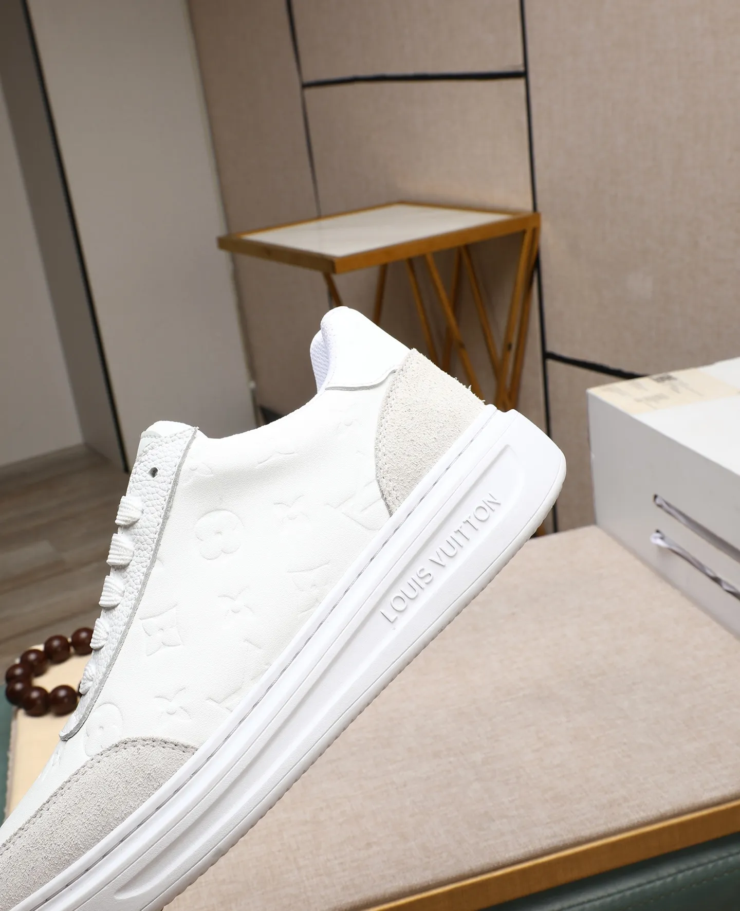 Men's shoes 💰540 📛📛【LOUIS VUITTON】Louis Vuitton new product👟Milan fashion catwalk style🇰🇾🇰🇾LV family logo, celebrity style, a must-have for fashionistas⚠️Classic presbyopia flower➕Water-dyed cow lining➕Special outsole👞Number 38-44 (45 46 custom-made)